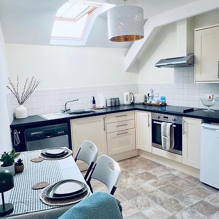 Urban Stay Apartment Central Елшъм Екстериор снимка