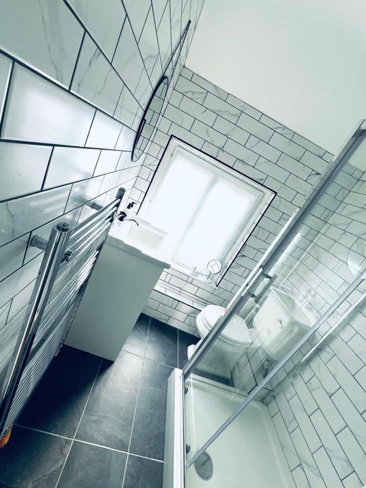 Urban Stay Apartment Central Елшъм Екстериор снимка