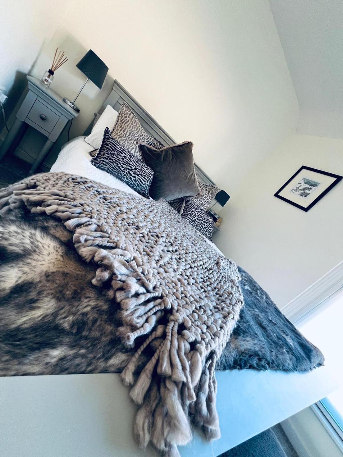 Urban Stay Apartment Central Елшъм Екстериор снимка